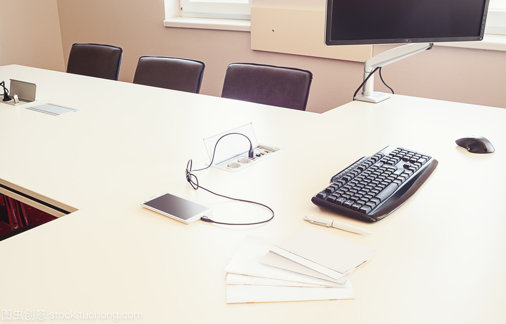 企業(yè)辦公室內部汽車租賃 高效與便捷的出行解決方案